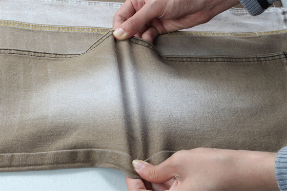 Kleurrijke lichte stretch denim stof in khaki