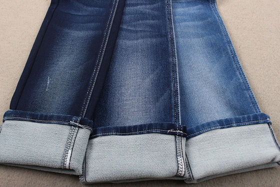 De zware Perzikvervalsing breide Ruwe Denimstof